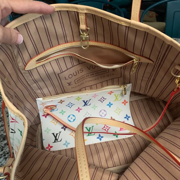 Oversized Tote - Picture 4 of 8